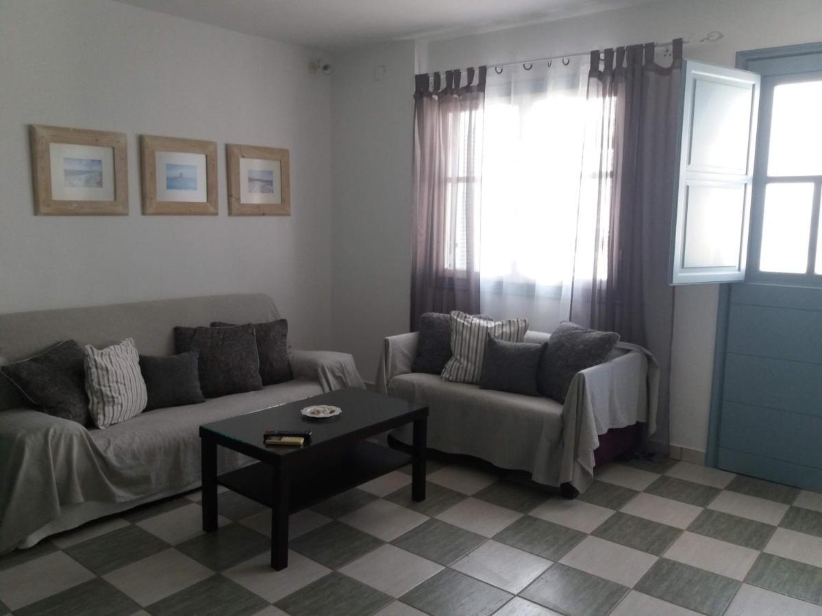 Emily'S Suites Адамас Екстер'єр фото
