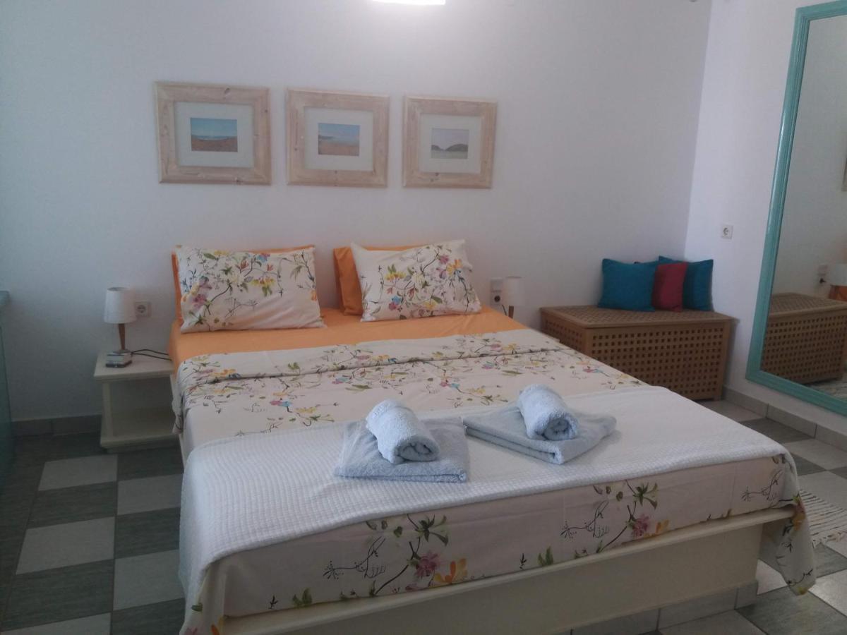 Emily'S Suites Адамас Екстер'єр фото