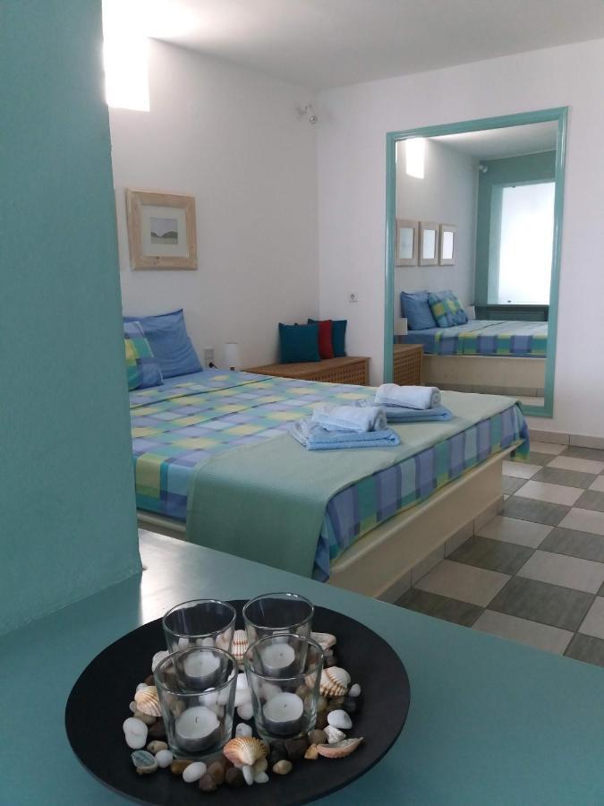 Emily'S Suites Адамас Екстер'єр фото